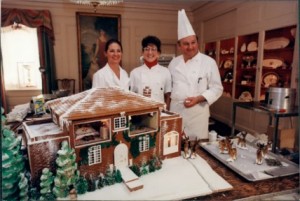 1995.ChinaRoom.GingerbreadHouse.7A-Mesnier